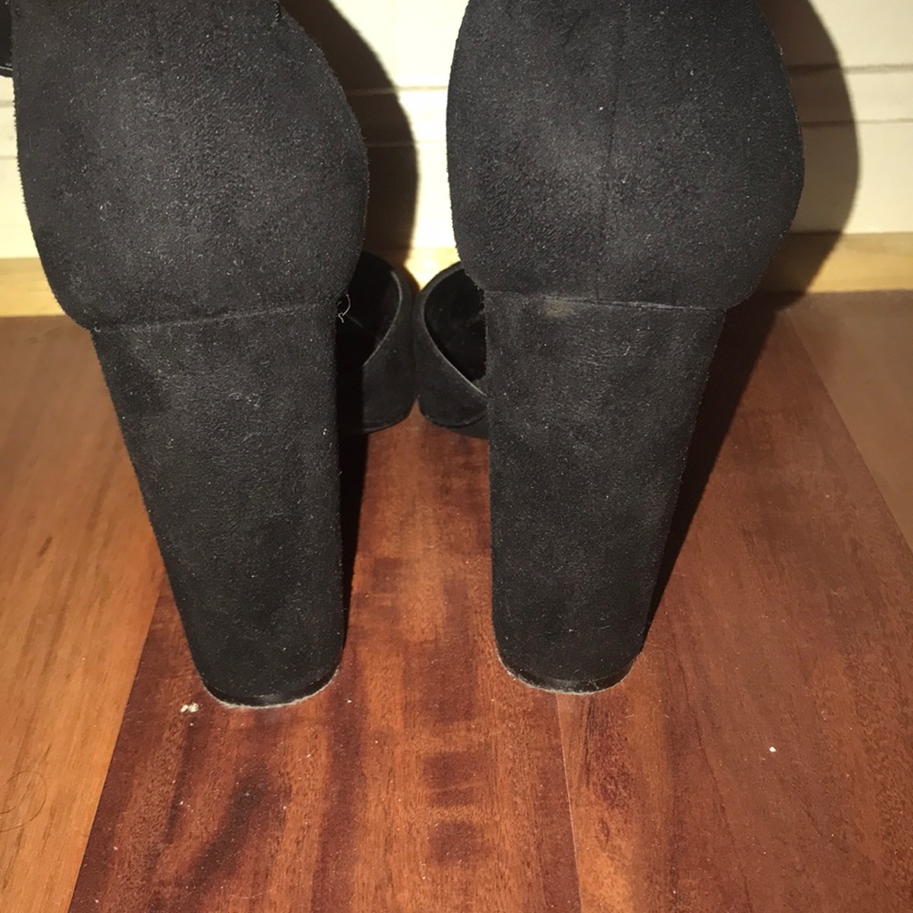 Nice Pair Barely Worn Block Heels - image 2